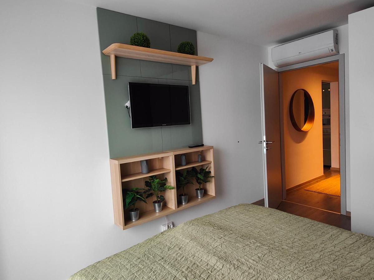 Beachfront Paradise Ezuest Panorama Lakeview Apartment With Panoramic Terrace Siófok Zewnętrze zdjęcie
